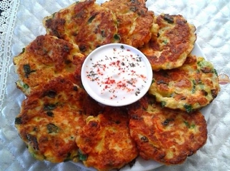 Kaşarlı Karnabahar Köftesi Tarifi ve Malzemeleri Kaşarlı Karnabahar Köftesi Tarifi ve Malzemeleri